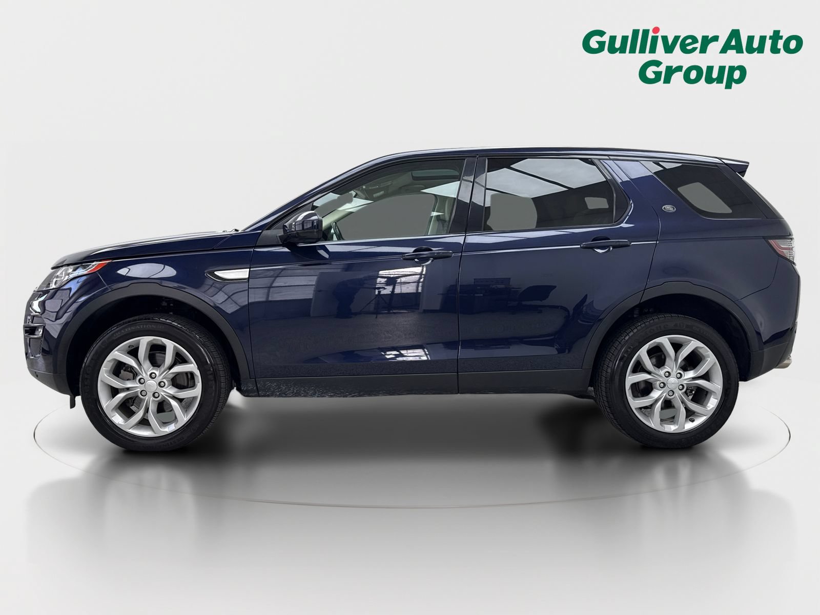 Used 2019 Land Rover Discovery Sport AWD/4WD image 3