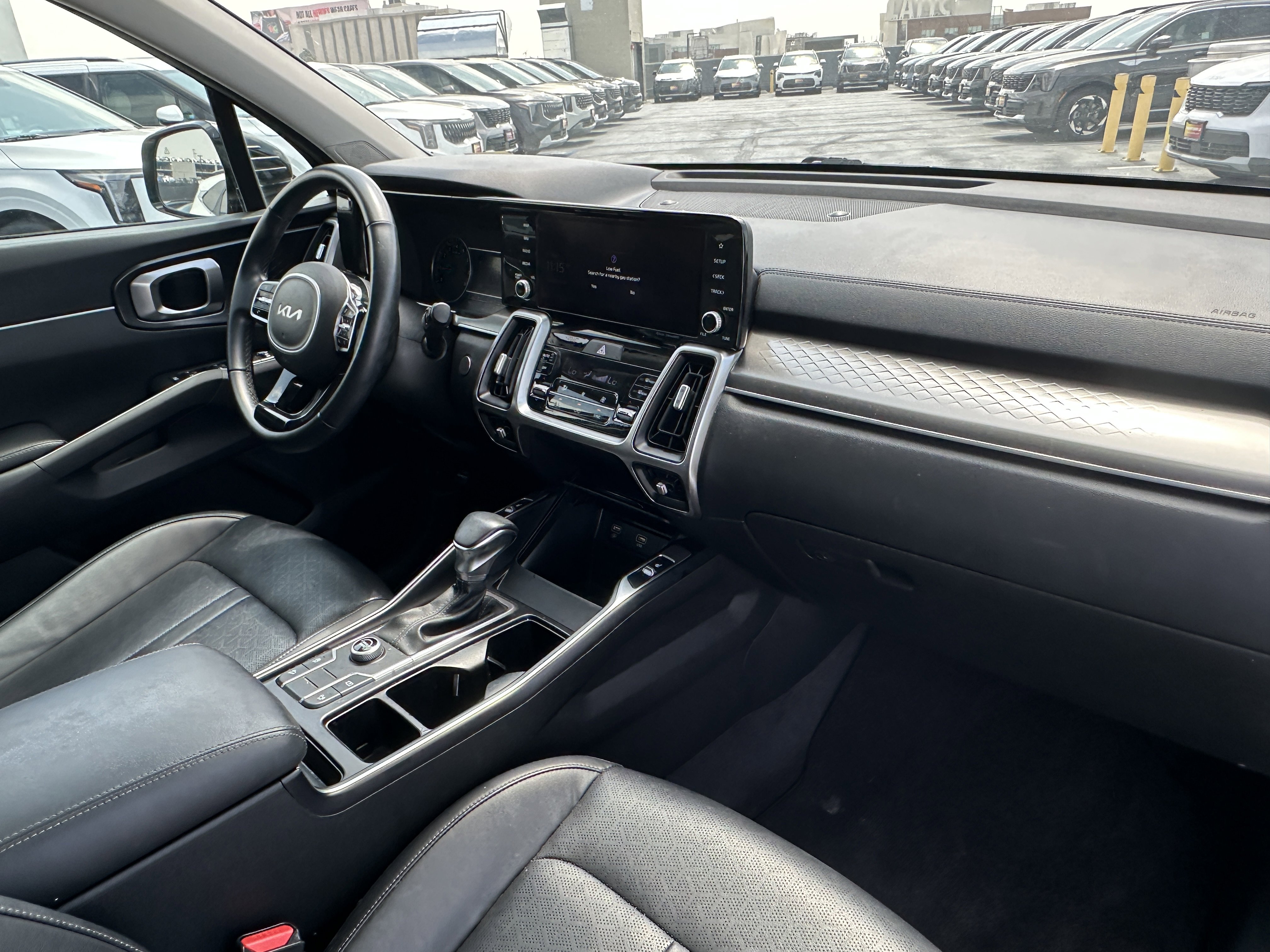 Used 2022 Kia Sorento S w/ Panoramic Sunroof Package FWD image 16