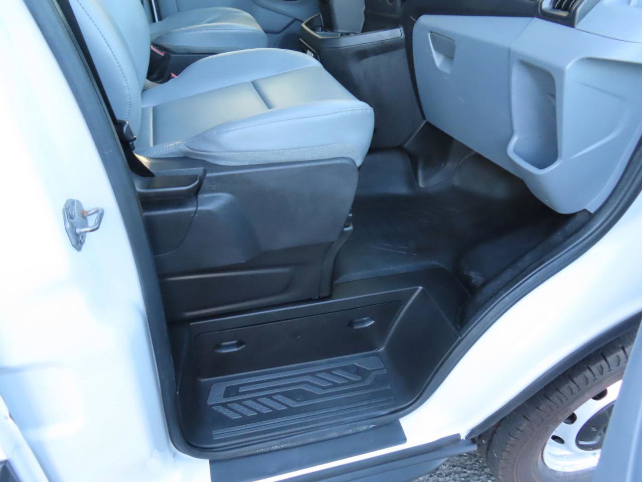 Used 2015 Ford Transit 150 130 Low Roof RWD image 12