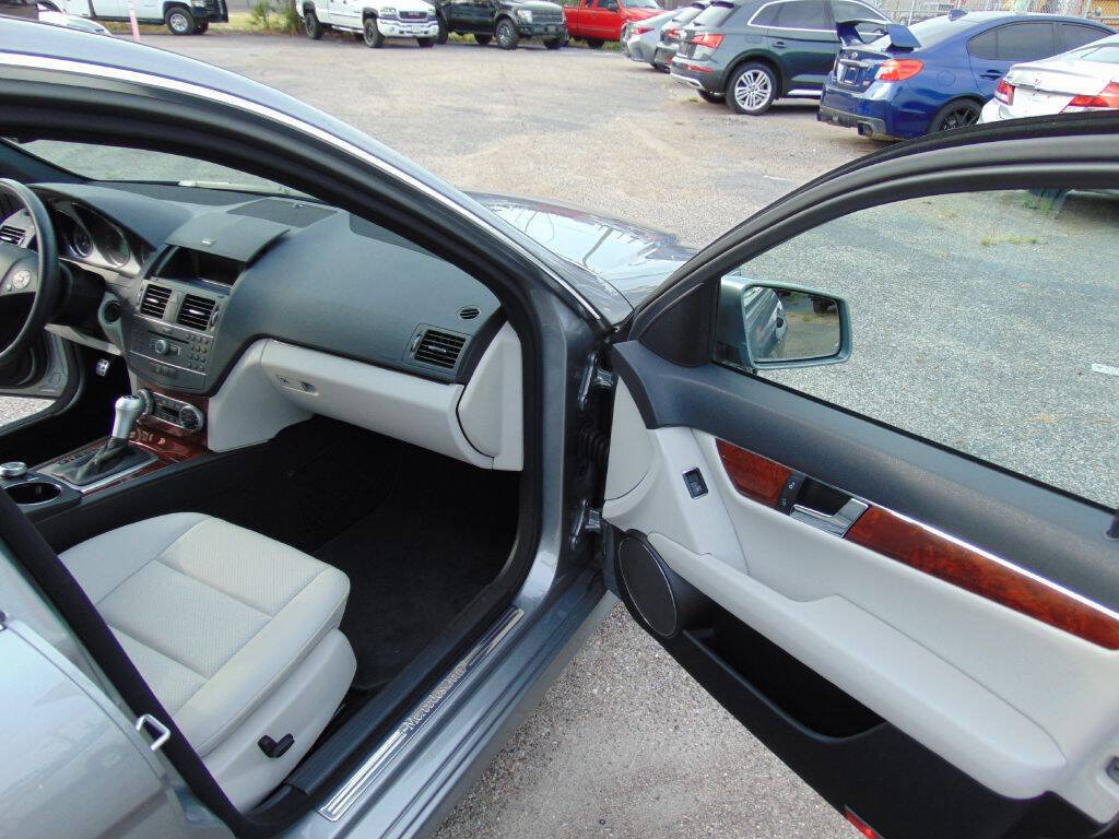 Used 2011 Mercedes-Benz C 300 Sedan image 25