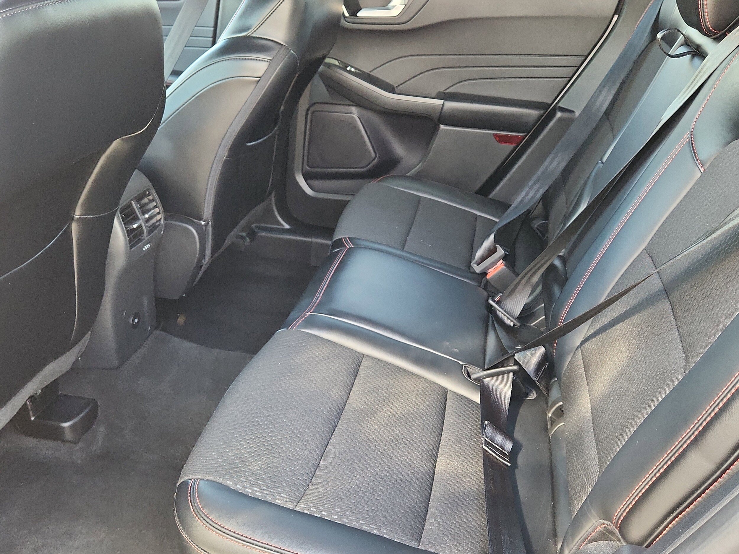 Used 2024 Ford Escape ST-Line AWD/4WD image 11