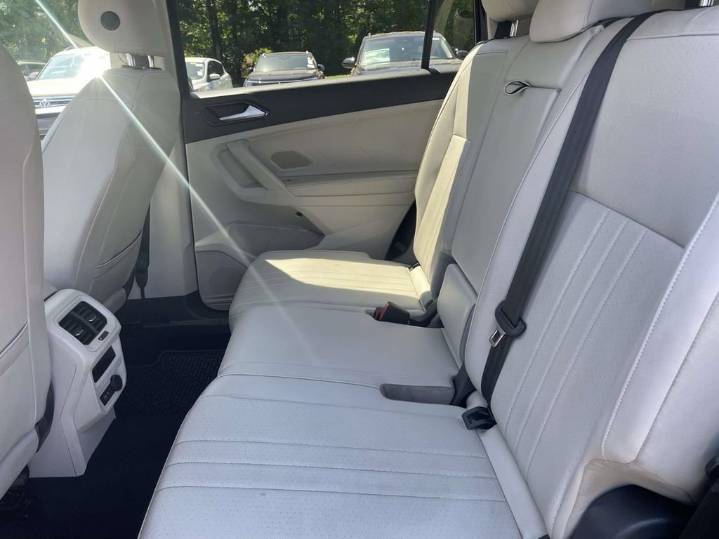 Certified 2023 Volkswagen Tiguan SE FWD image 9