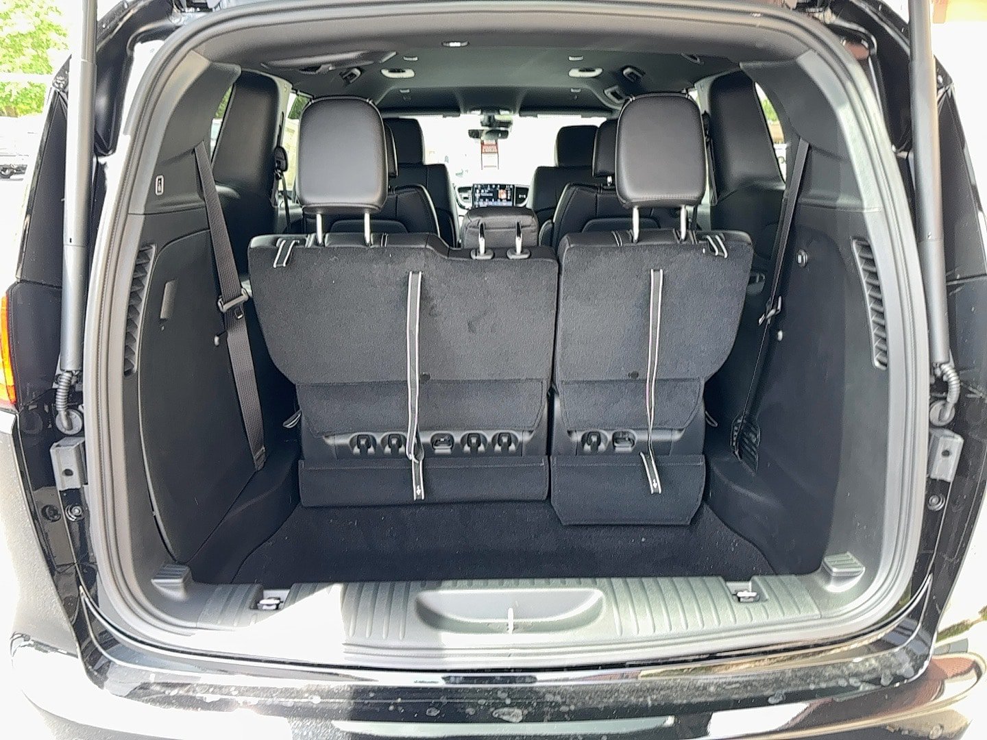 New 2027 Chrysler Pacifica LX FWD image 12