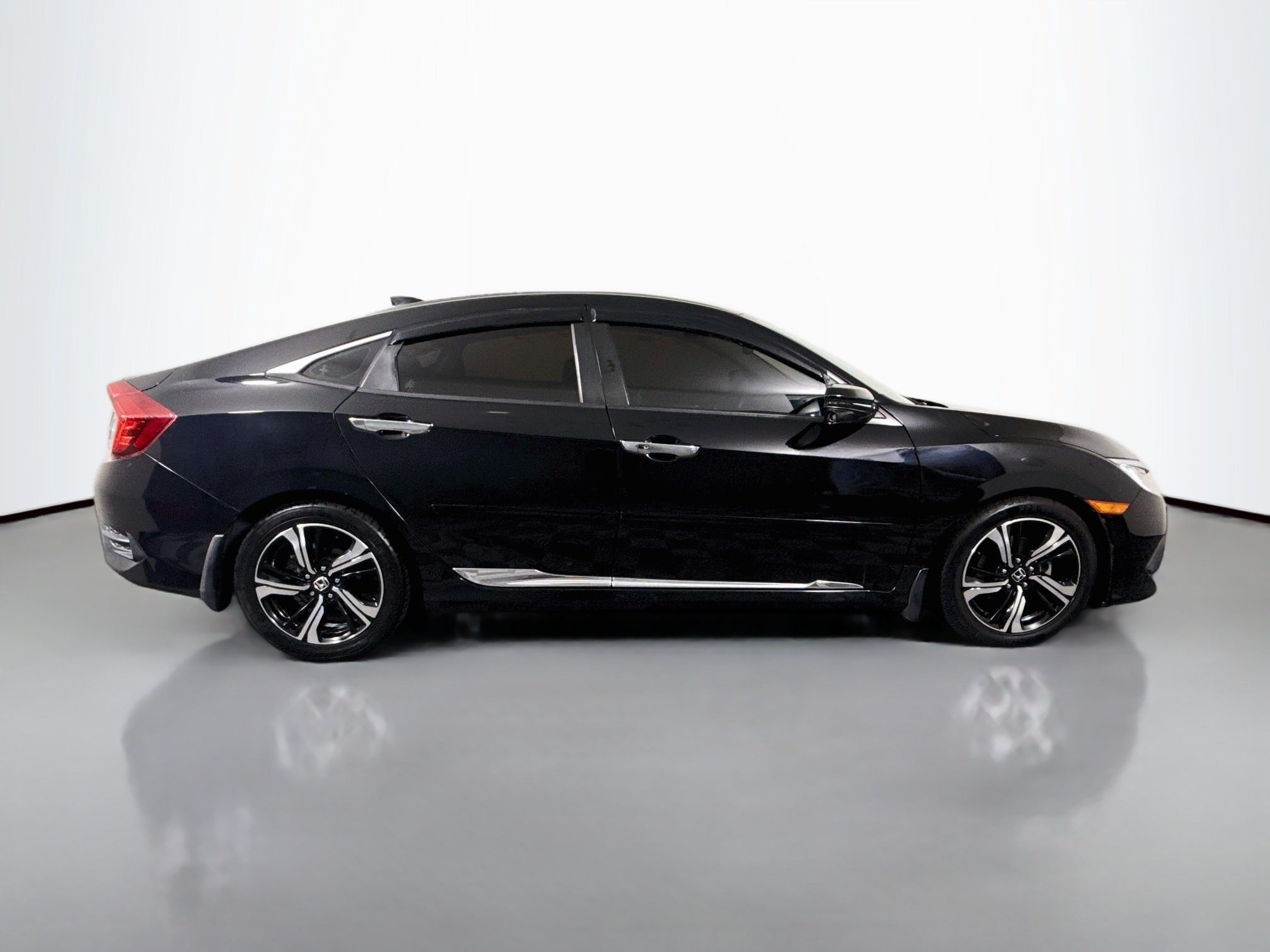 Used 2016 Honda Civic Touring image 11