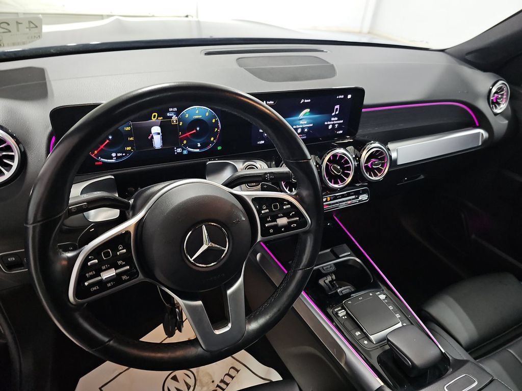 Used 2023 Mercedes-Benz GLB 250 4MATIC w/ Premium Package image 11