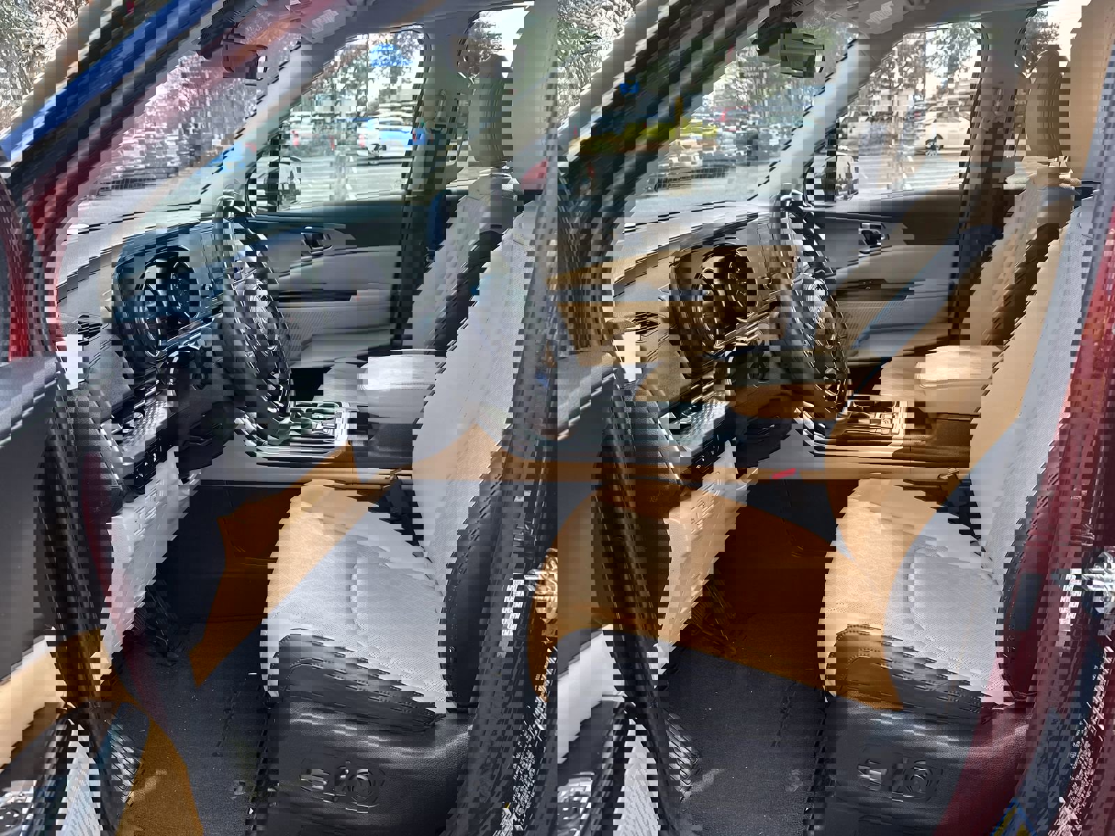 Used 2024 Kia Carnival LX image 16