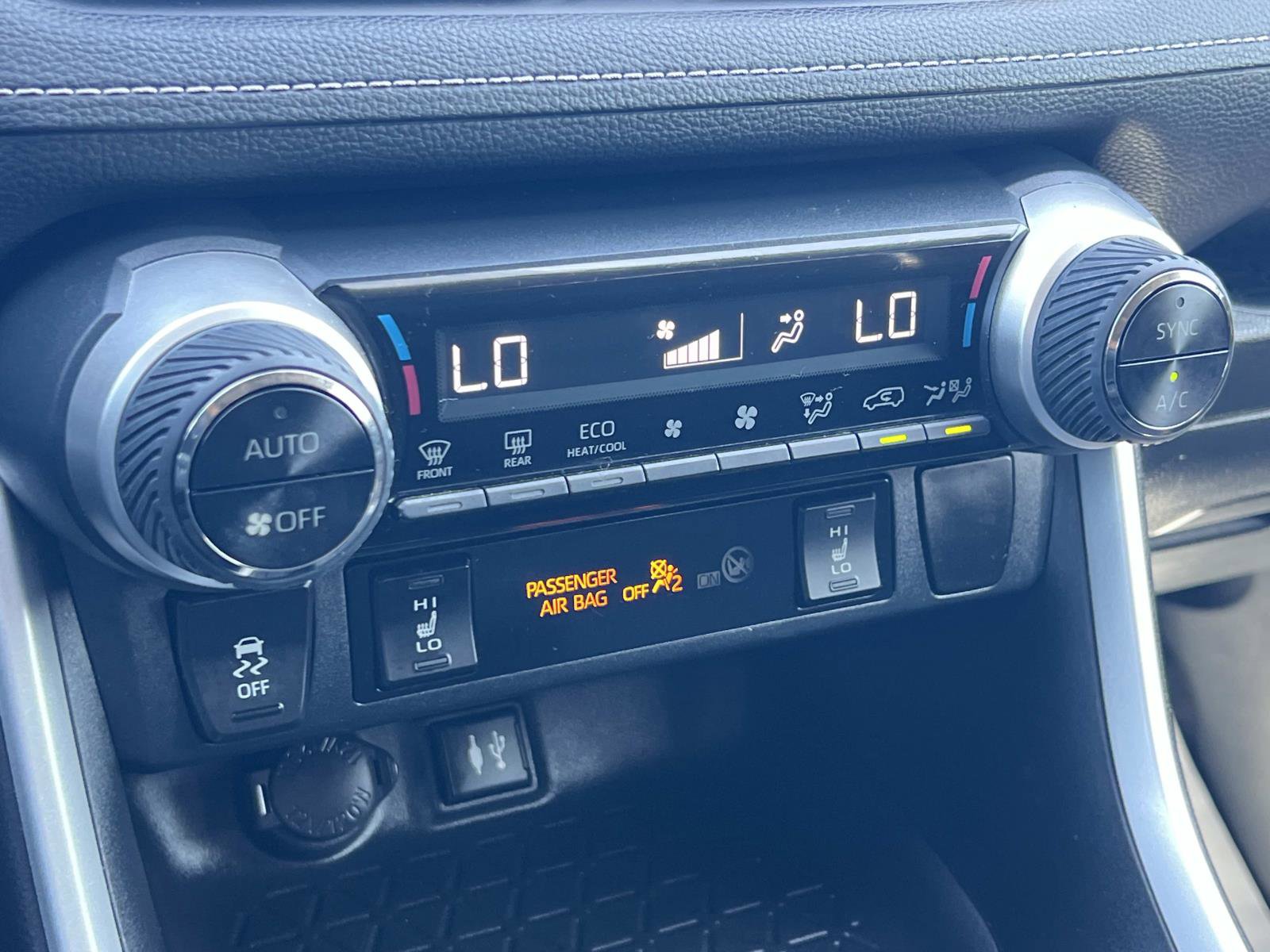 Used 2019 Toyota RAV4 XLE w/ Convenience Package image 15