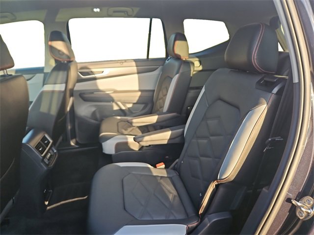 New 2026 Volkswagen Atlas Peak Edition image 16