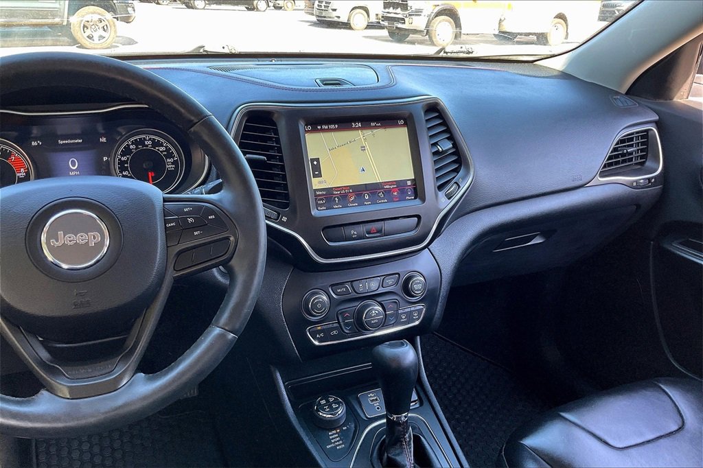 Used 2019 Jeep Cherokee Trailhawk w/ Cold Weather Group image 4