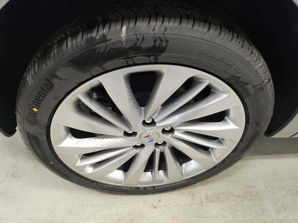 New 2026 Buick Envision Avenir image 3