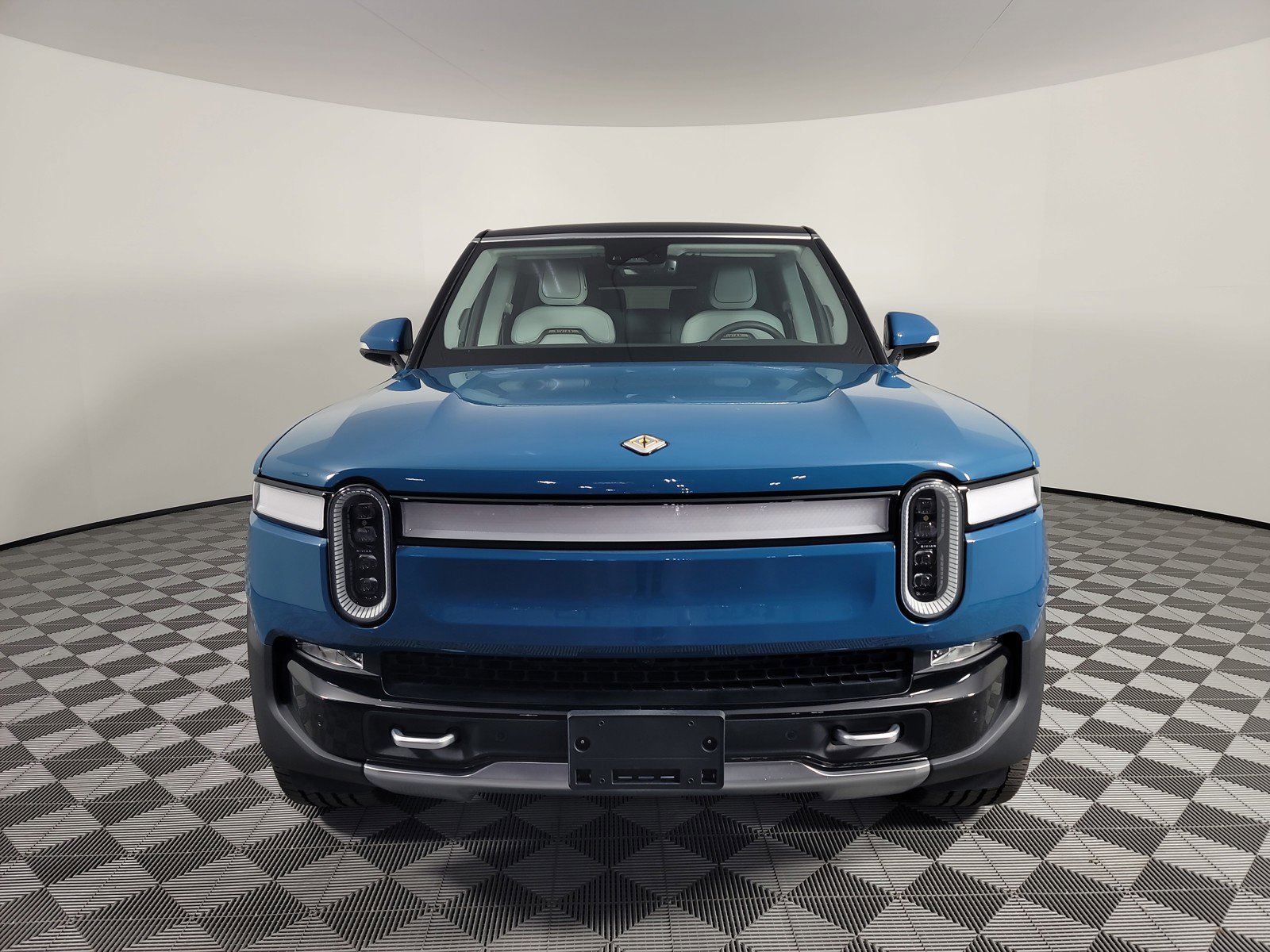 Used 2023 Rivian R1S Launch Edition image 8