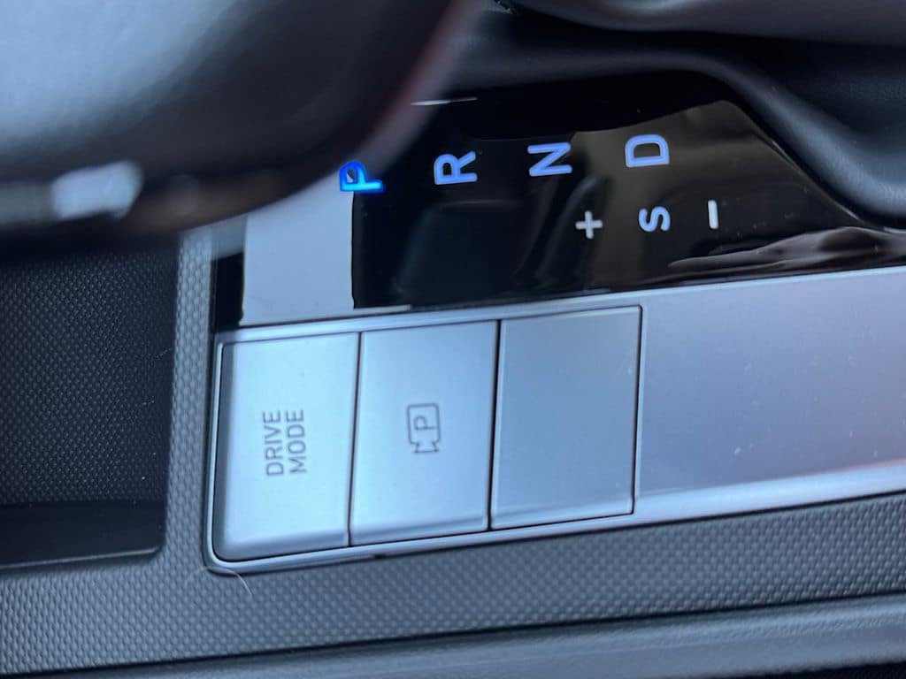 New 2026 Hyundai Elantra SE FWD image 18