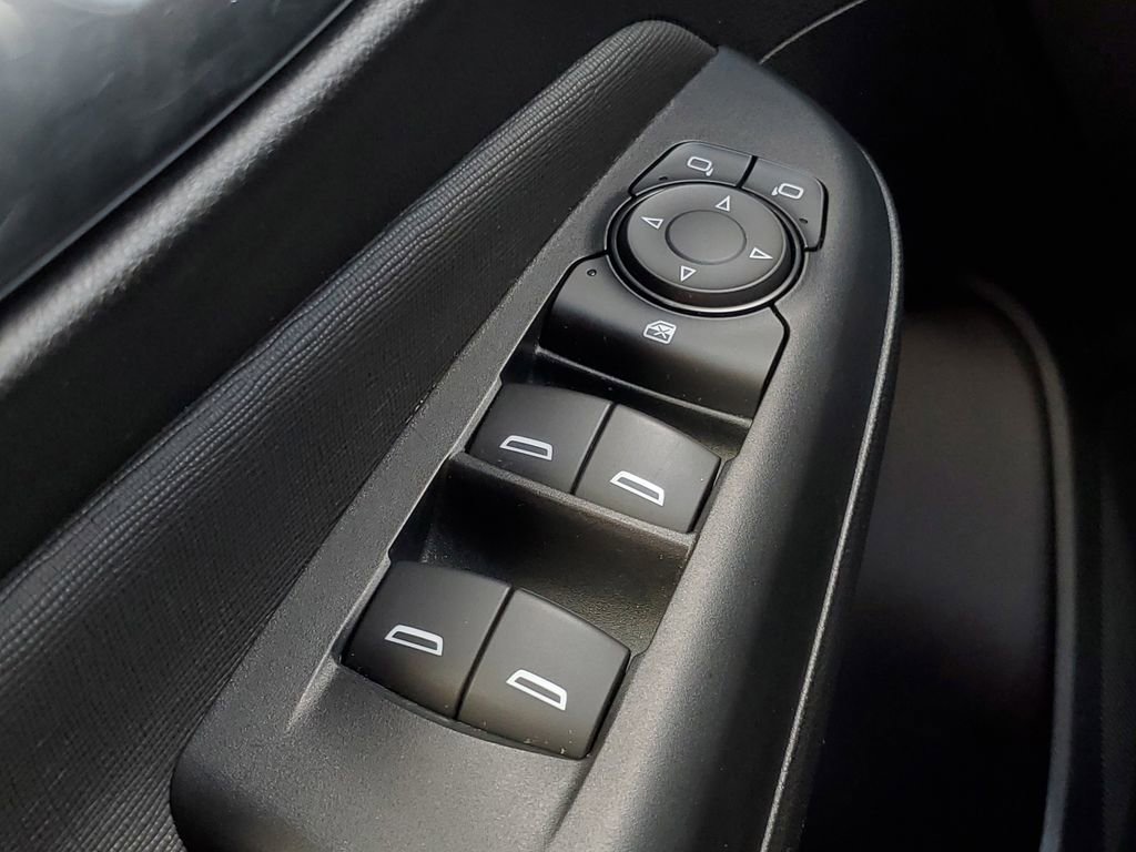 Used 2025 Buick Envista Preferred image 17