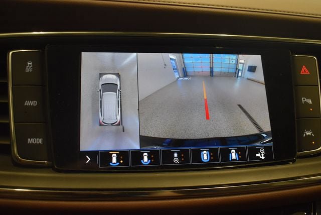 Used 2020 Buick Enclave Avenir w/ Avenir Technology Package AWD/4WD image 28