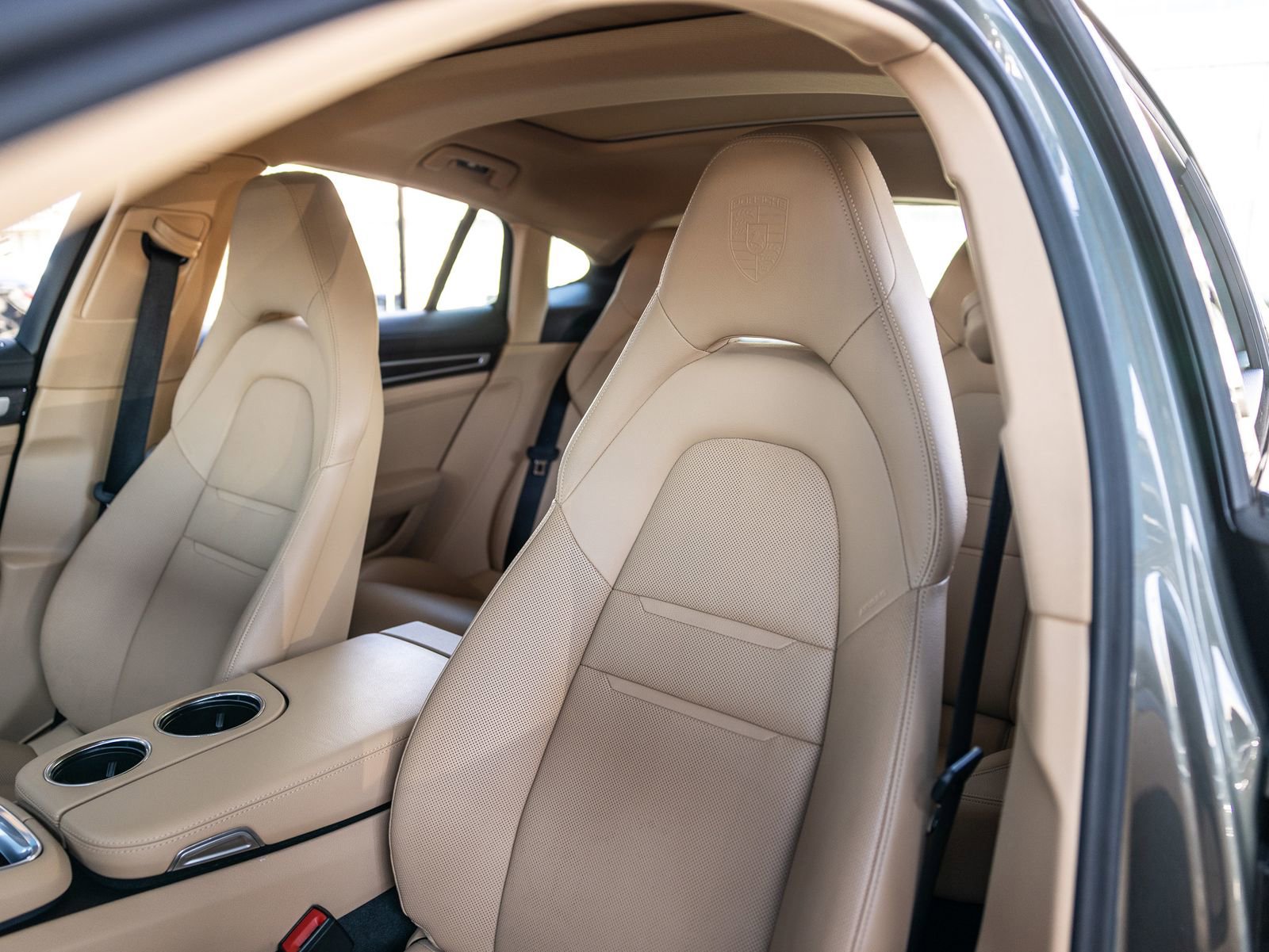 Certified 2023 Porsche Panamera Platinum Edition image 5