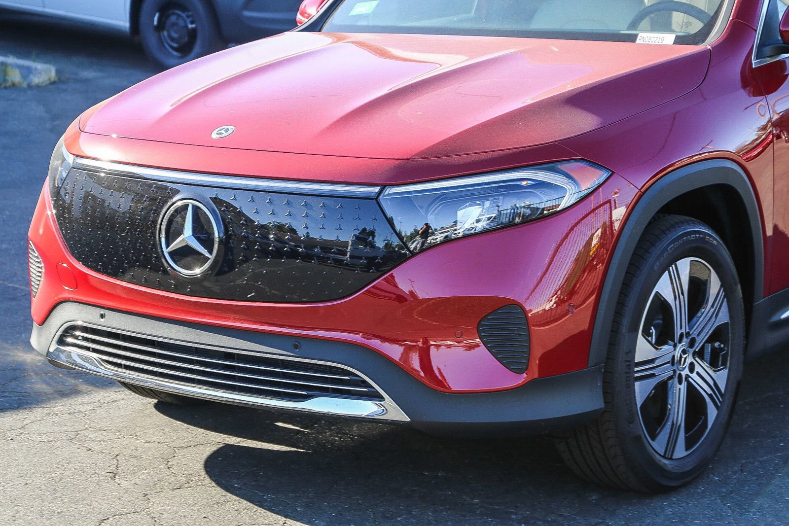 Used 2024 Mercedes-Benz EQB 300 4MATIC image 7