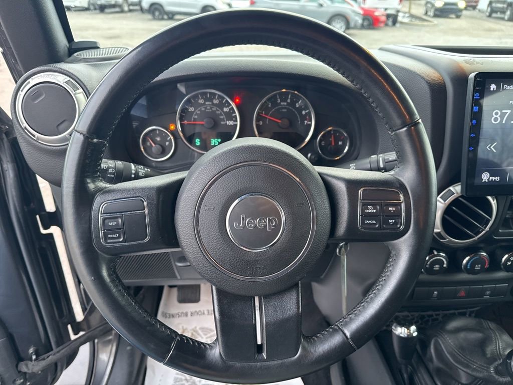 Used 2017 Jeep Wrangler Unlimited Sahara image 14