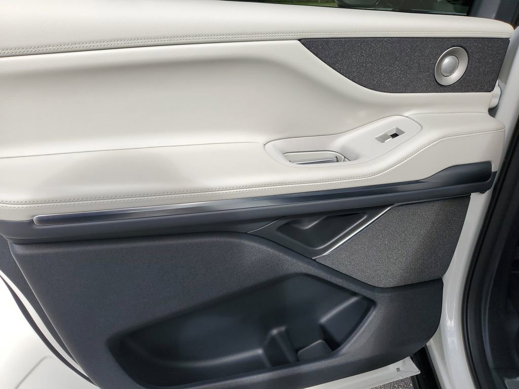 New 2025 Lincoln Navigator L Reserve image 10