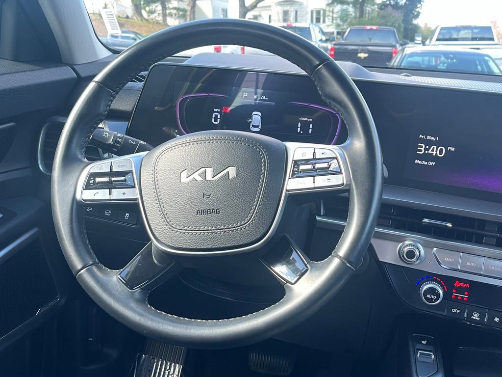 Used 2025 Kia Telluride S FWD image 19