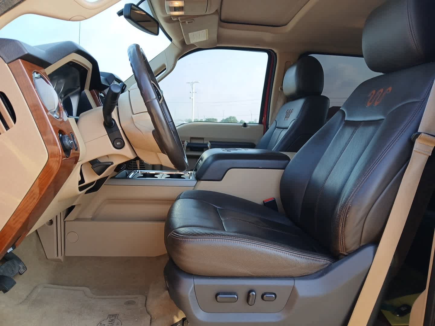 Used 2015 Ford F250 King Ranch w/ FX4 Off-Road Package AWD/4WD image 15