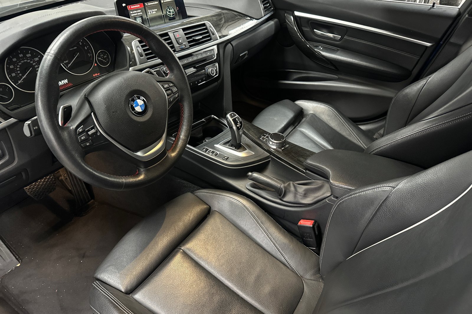 Used 2018 BMW 330i Sedan RWD image 10