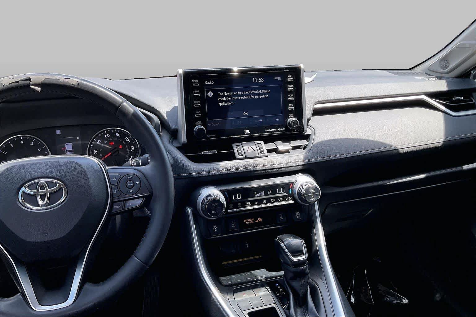 Used 2020 Toyota RAV4 XLE Premium FWD image 8