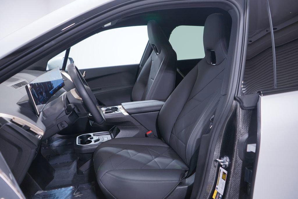 Used 2026 BMW iX xDrive60 w/ Premium Package image 7