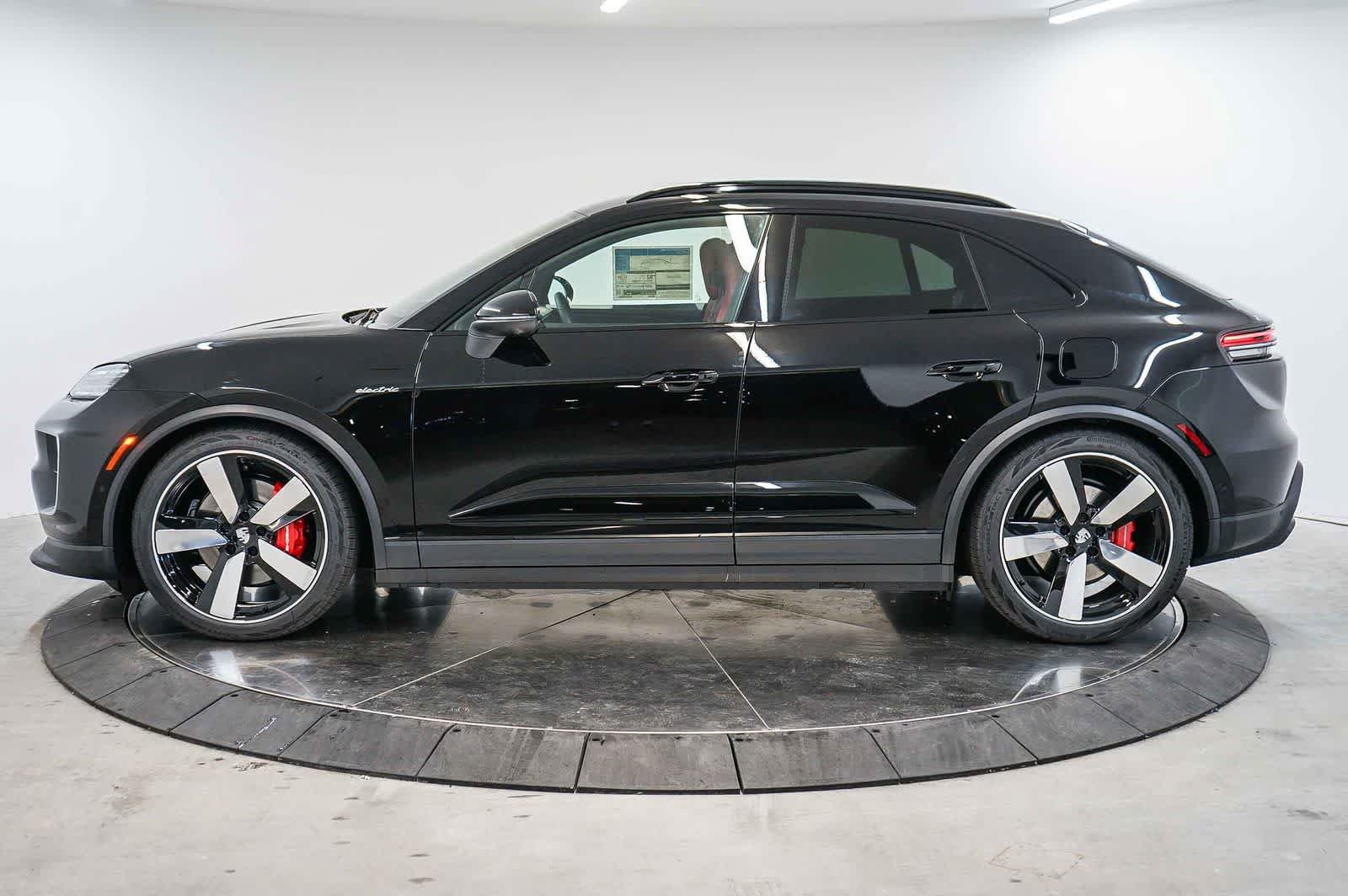 New 2026 Porsche Macan 4S Electric AWD/4WD image 2