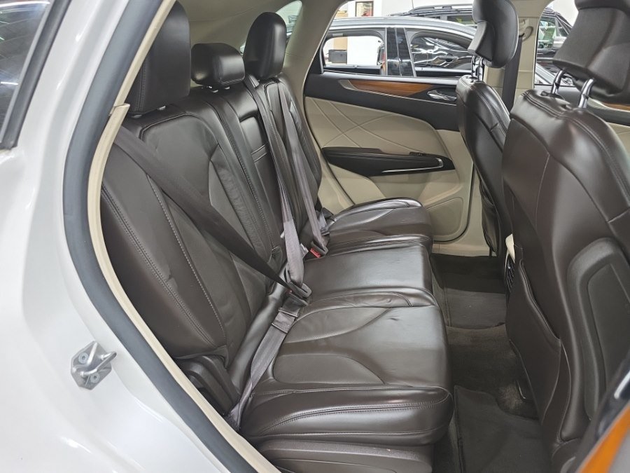 Used 2017 Lincoln MKC Select w/ Select Plus Package AWD/4WD image 11
