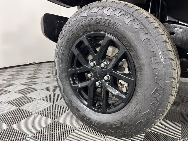 Used 2022 Jeep Gladiator Sport image 11