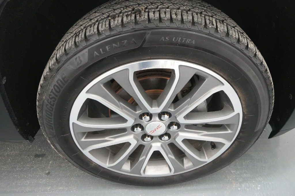 Used 2017 GMC Acadia SLT AWD/4WD image 11