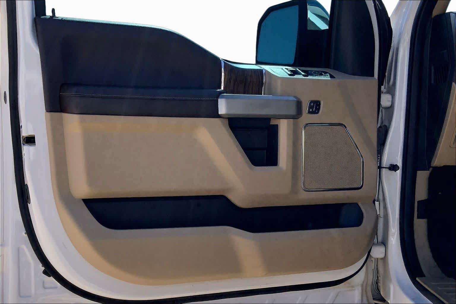 Used 2019 Ford F150 Lariat w/ Equipment Group 502A Luxury AWD/4WD image 22