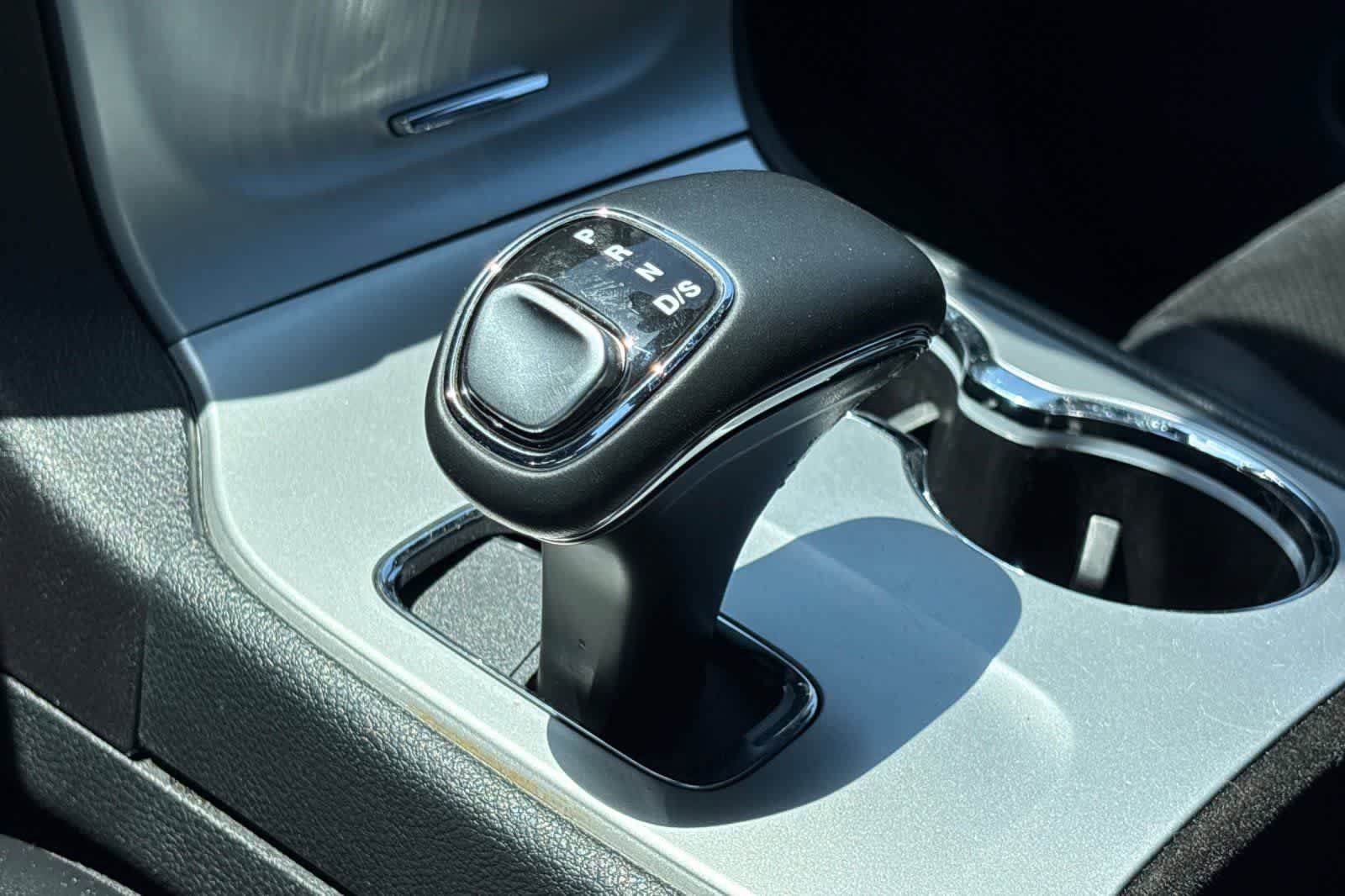 Used 2015 Jeep Grand Cherokee Altitude RWD image 22