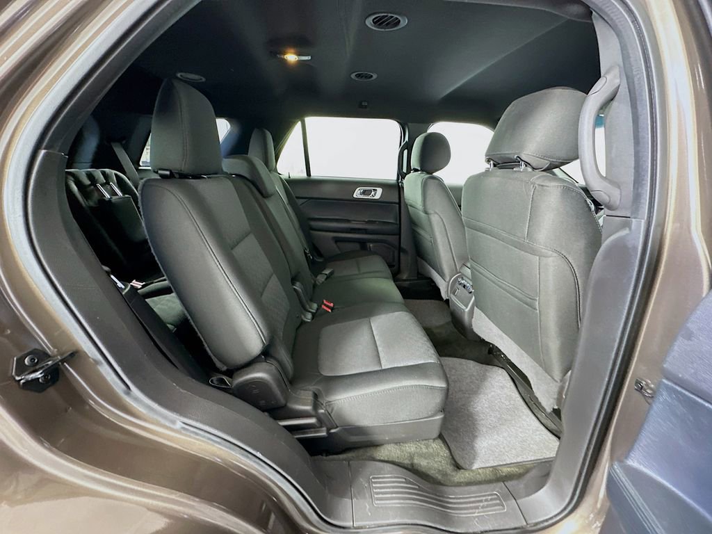 Used 2015 Ford Explorer XLT w/ Equipment Group 201B image 27