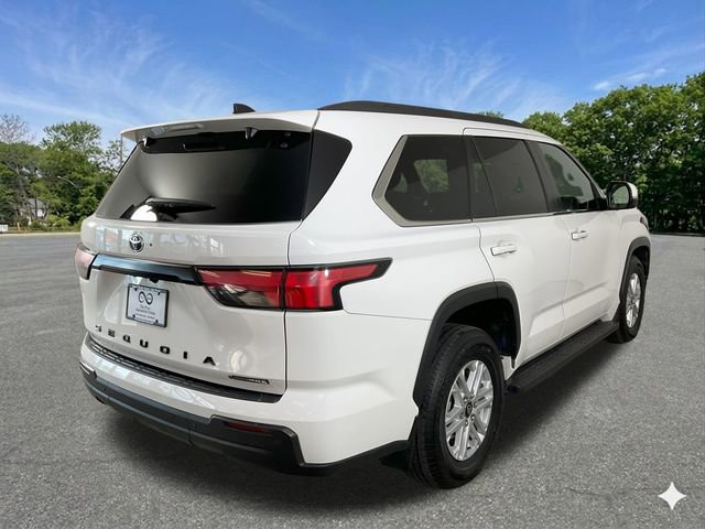 Used 2025 Toyota Sequoia SR5 AWD/4WD image 9