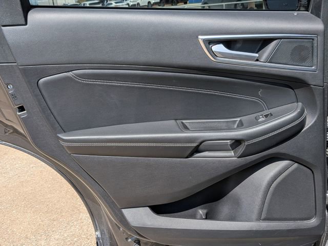 Used 2020 Ford Edge Titanium FWD image 25