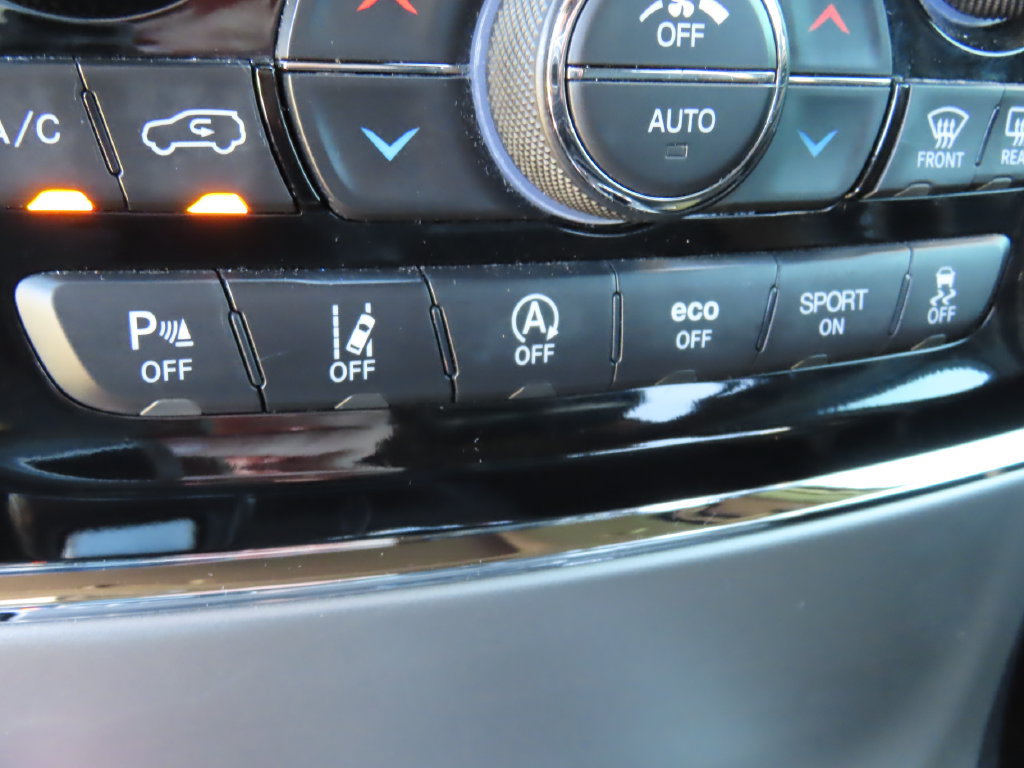 Certified 2021 Jeep Grand Cherokee Laredo X AWD/4WD image 11