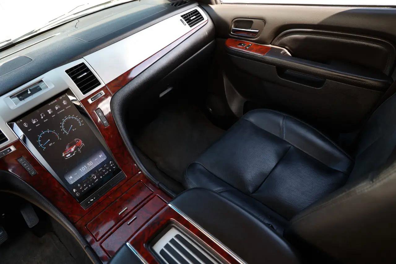 Used 2012 Cadillac Escalade ESV Luxury image 23