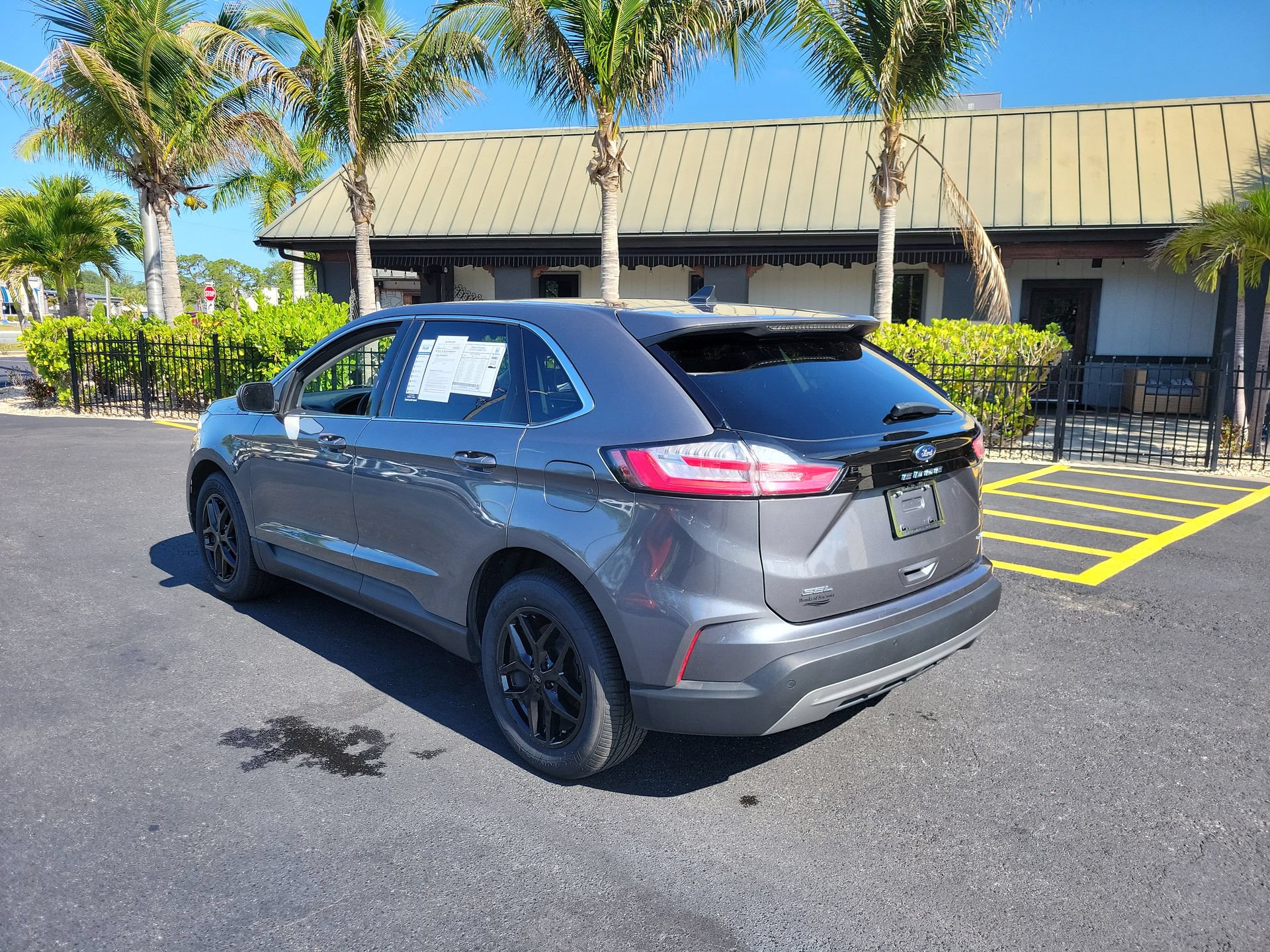 Used 2024 Ford Edge SEL AWD/4WD image 9