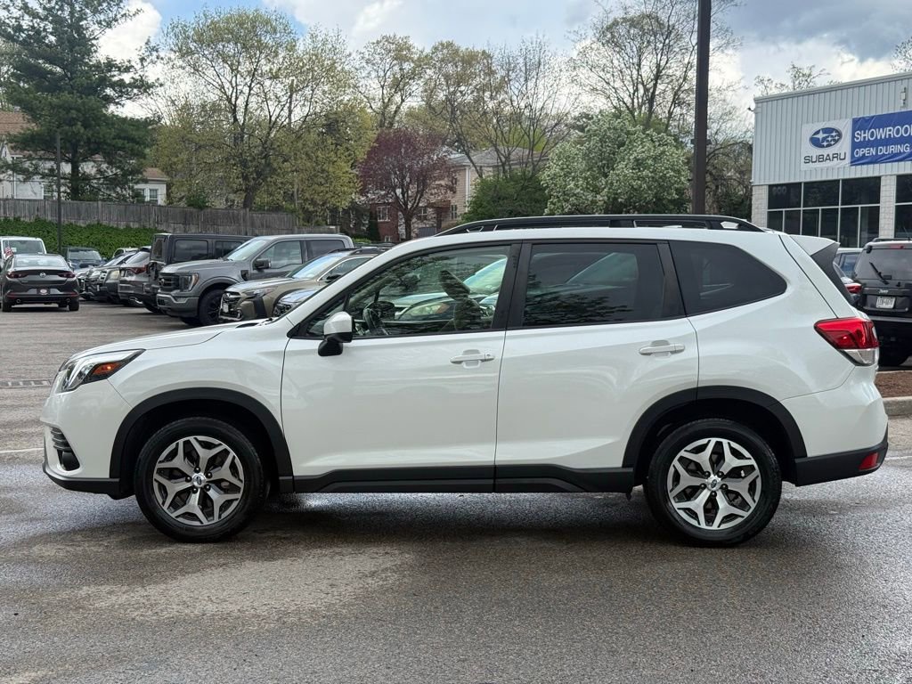 Used 2023 Subaru Forester Premium image 11