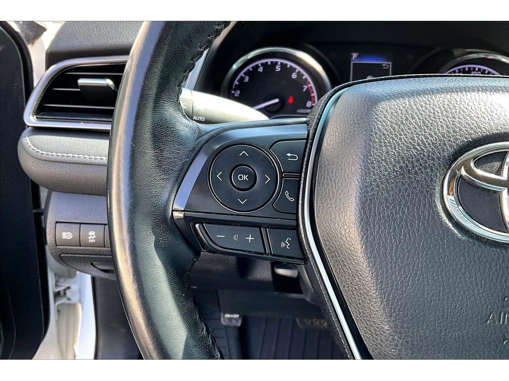 Used 2020 Toyota Camry SE FWD image 18