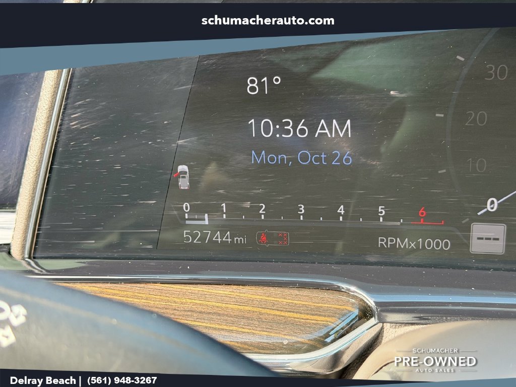 Used 2021 Cadillac Escalade Premium Luxury RWD image 25