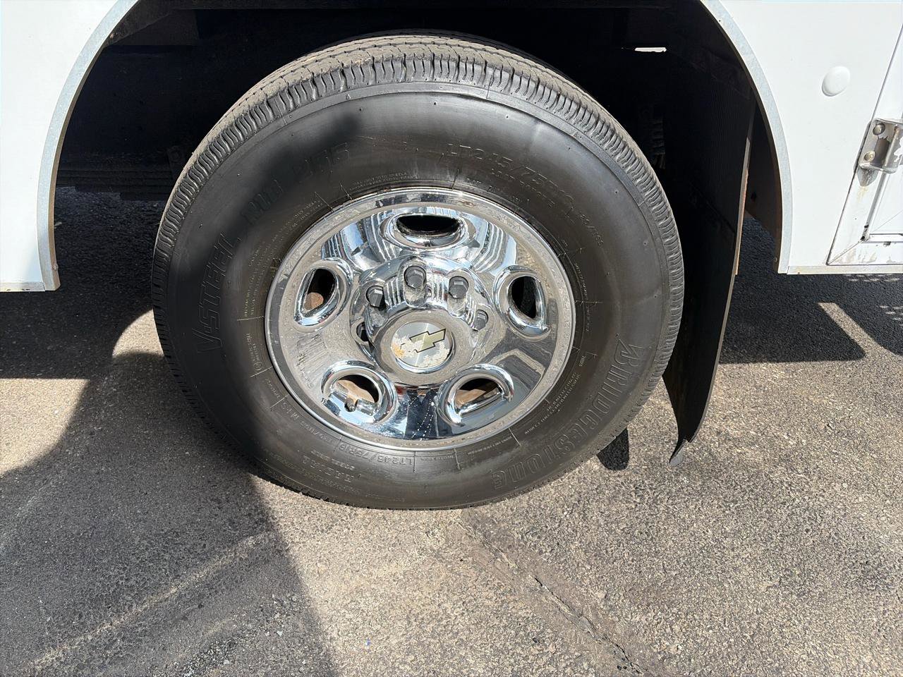 Used 2013 Chevrolet Express 3500 RWD image 16