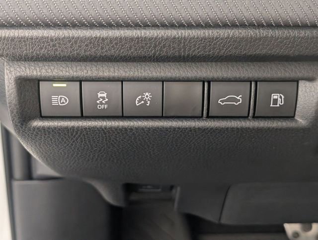 Used 2025 Toyota Camry SE w/ Convenience Package FWD image 14