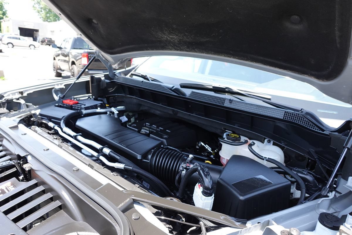 Used 2024 Chevrolet Silverado 1500 LT AWD/4WD image 54