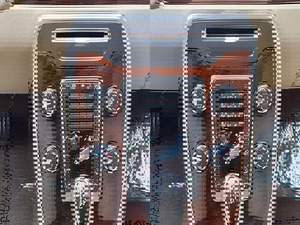 Used 2015 Volvo XC70 T6 Premier Plus AWD/4WD image 17