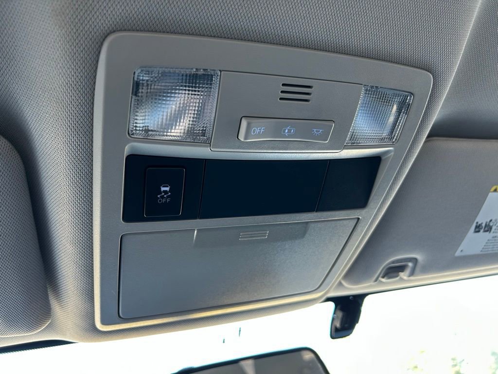 Used 2016 Toyota Tacoma SR image 26