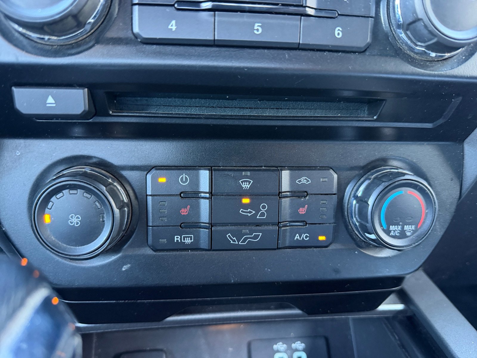 Used 2016 Ford F150 XLT w/ Equipment Group 302A Luxury image 11