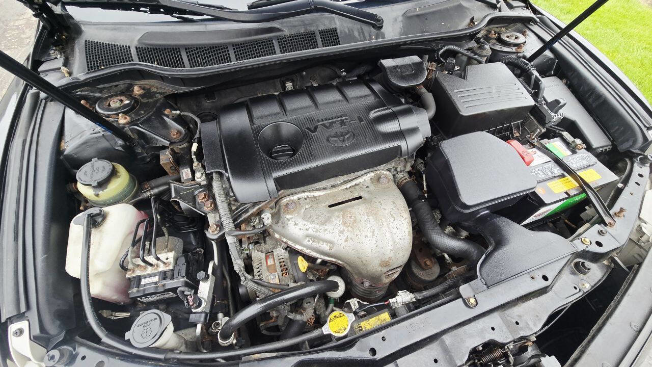 Used 2010 Toyota Camry LE FWD image 25