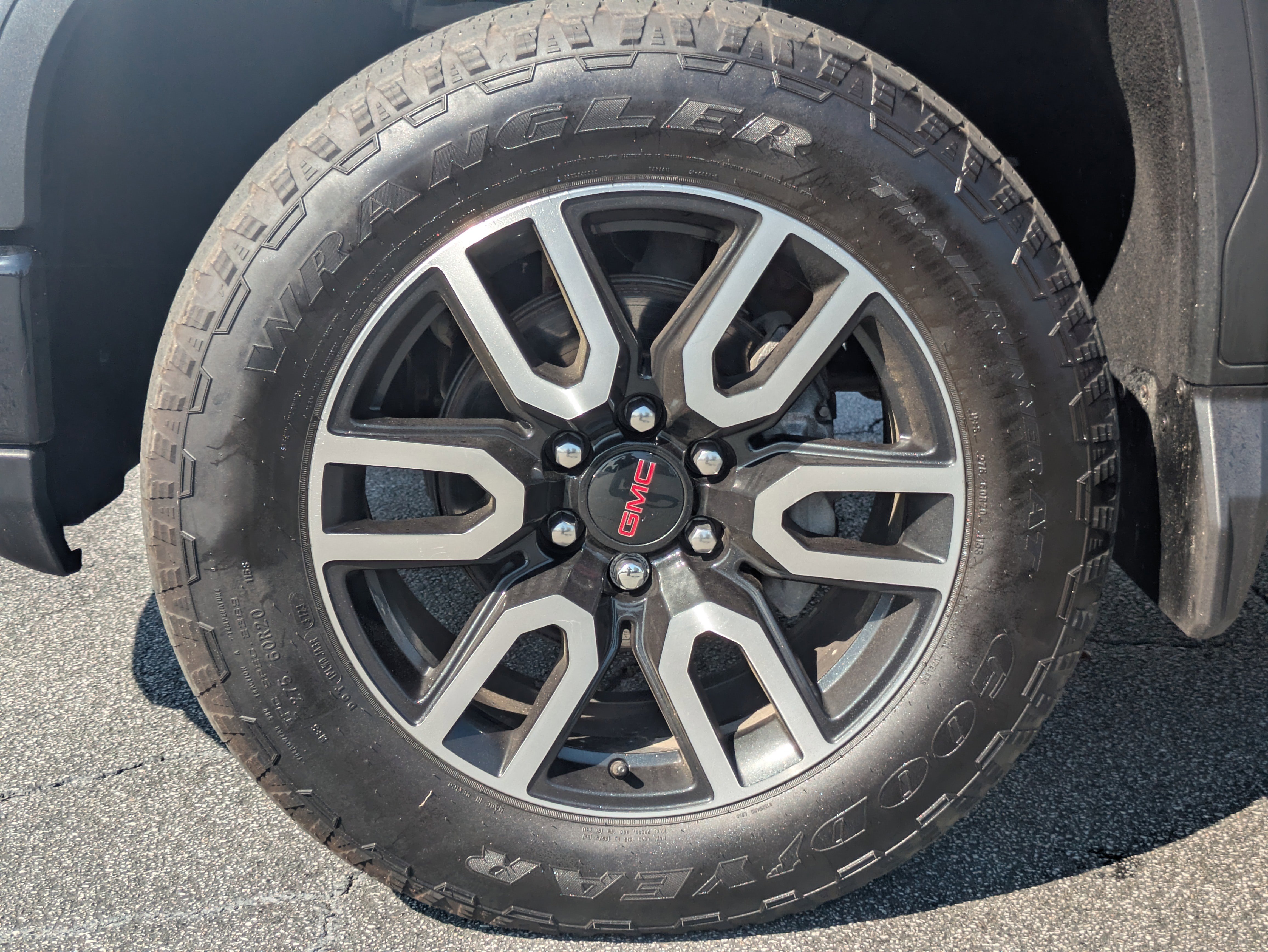 Used 2024 GMC Sierra 1500 AT4 w/ Technology Package image 31